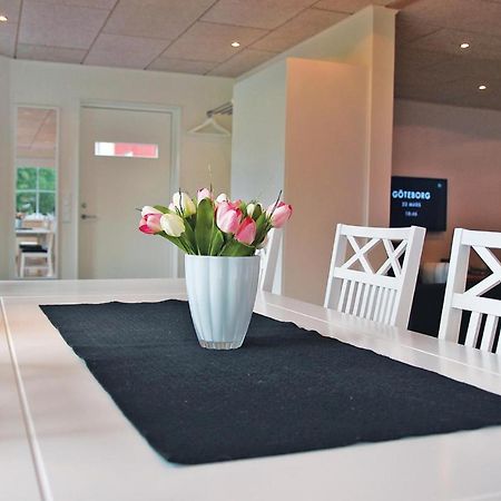2 Bedroom Cozy Apartment In Habo Mullsjo Exterior photo