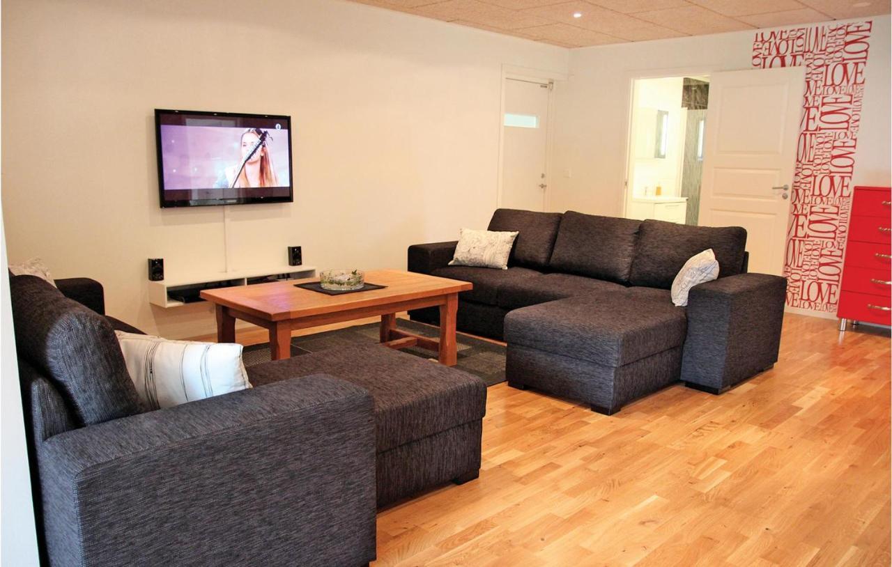 2 Bedroom Cozy Apartment In Habo Mullsjo Exterior photo